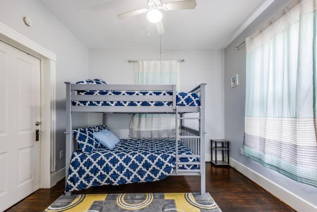 Cozy Sea Breeze Bungalow - 2 Mins To The Beach Galveston Eksteriør bilde